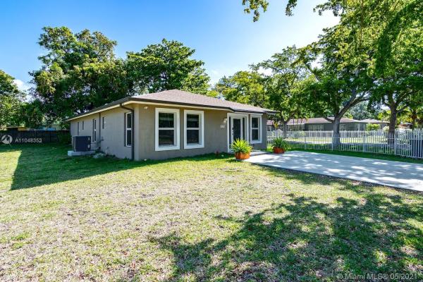 Irons Manor, 1081 NE 132nd St, North Miami, Florida 33161, image 2