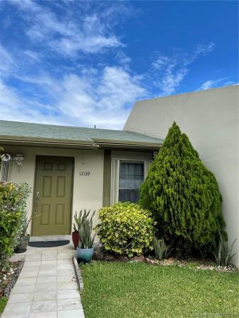 Devon Aire Villas, 12139 SW 110th Street Cir S, The Crossings, Florida 33186, image 2