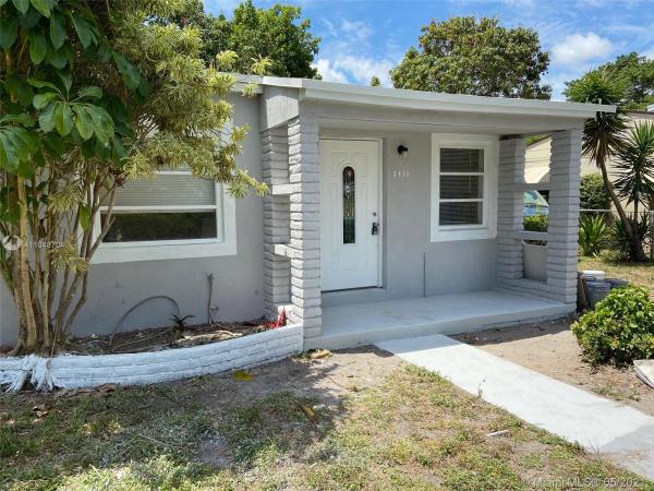 Alapat, 2430 NW 60th St, Brownsville, Florida 33142, image 2