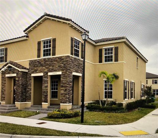 Kendall Commons Townhomes, 17075 SW 96th St #17075, The Hammocks, Florida 33196, image 2