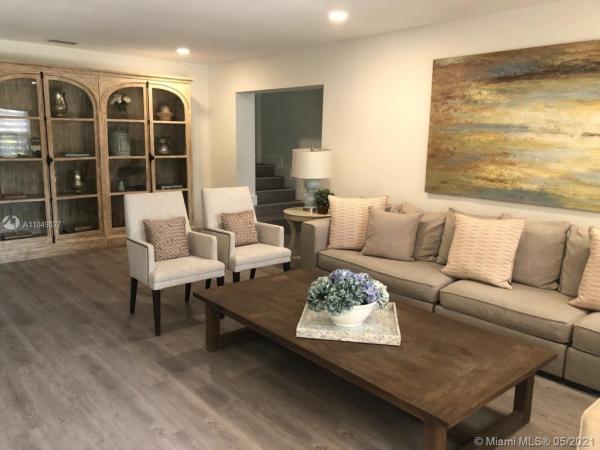 Tropical Isle Homes, 201 Greenwood Dr, Key Biscayne, Florida 33149, image 2