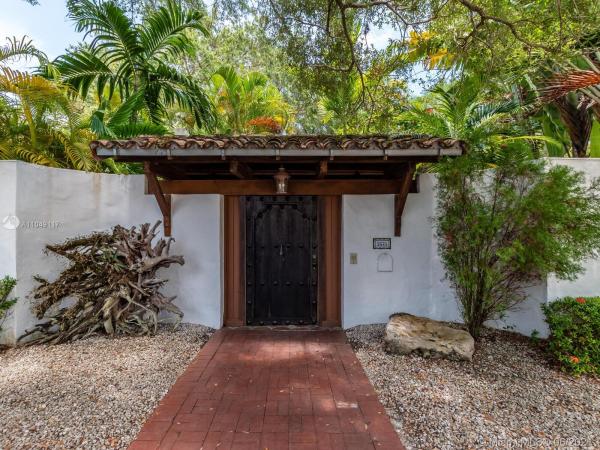 Biscayne Park Terrace, 2811 Emathla St, Miami, Florida 33133, image 2