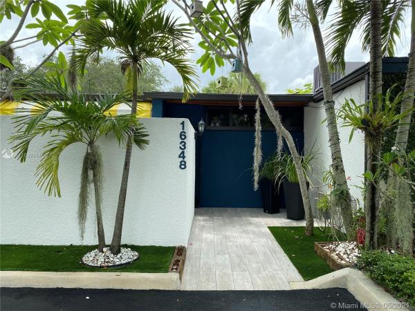 Windmill Gate, 16348 Wood Walk, Miami Lakes, Florida 33014, image 2