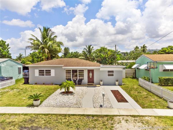 Judy Manors, 250 NE 170th St, North Miami Beach, Florida 33162, image 2