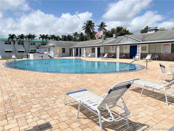 Crystal Court Manor, 1451 N 12th Ct #10A, Hollywood, Florida 33019, image 2