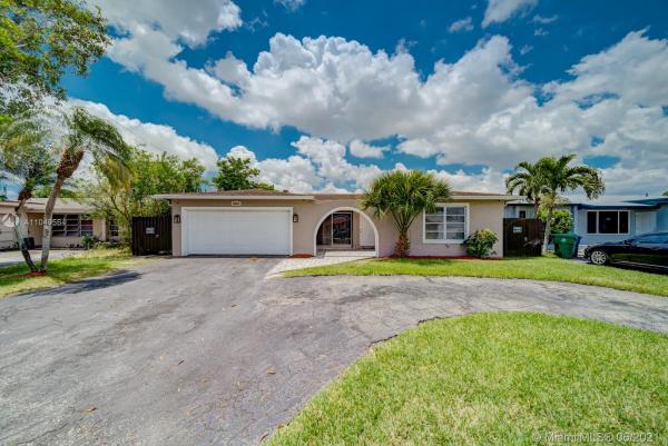The Knolls, 8636 Wilshire Dr, Miramar, Florida 33025, image 2
