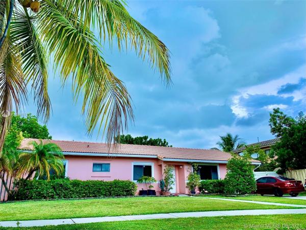 Peacock Place, 9933 SW 154th St, Palmetto Estates, Florida 33157, image 2