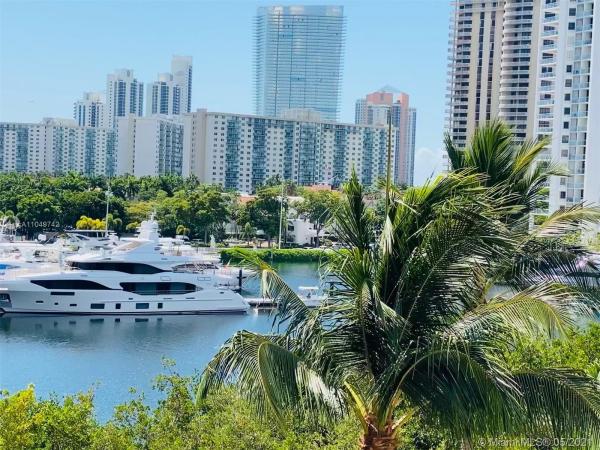 The Yacht Club At Aventura, 19801 E Country Club Dr #4604, Aventura, Florida 33180, image 2