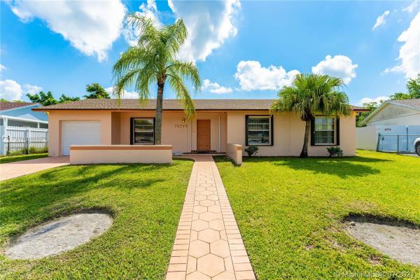 Fairway Estates, 15725 SW 109th Ct, Palmetto Estates, Florida 33157, image 2
