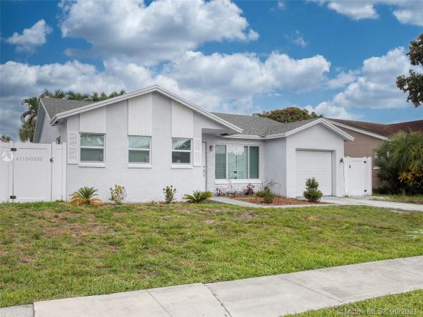 Sandalfoot Cove, 22785 SW 54th Way, Boca Raton, Florida 33433, image 2