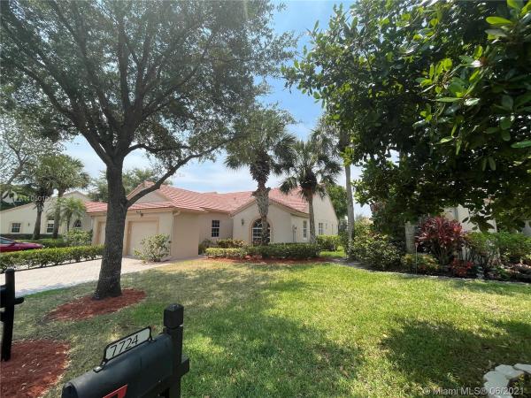 Emerald Pointe, 7718 Coral Lake Dr, Delray Beach, Florida 33446, image 2
