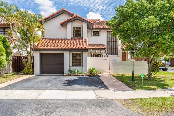 Sunset Harbour, 12745 SW 64th Ter, Kendale Lakes, Florida 33183, image 2