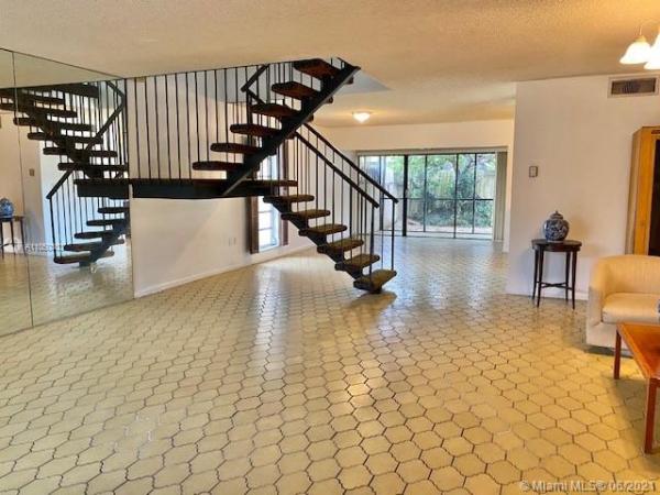 Spanish Villas, 6512 Kendale Lakes Dr #901, Kendale Lakes, Florida 33183, image 2