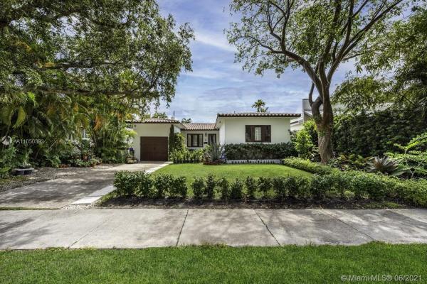 Crystal Bluff, 3531 Vista Ct, Miami, Florida 33133, image 2