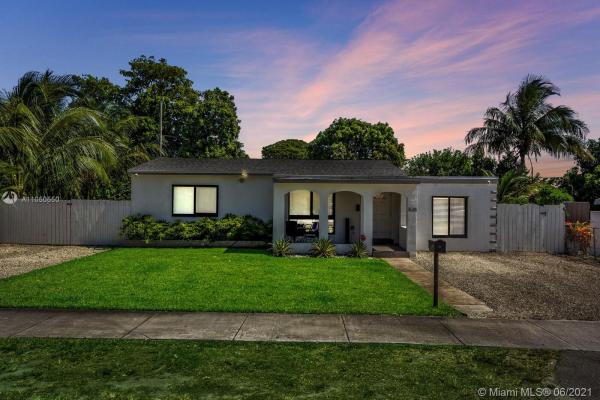 Biscayne Gardens, 838 NW 147th St, Golden Glades, Florida 33168, image 2