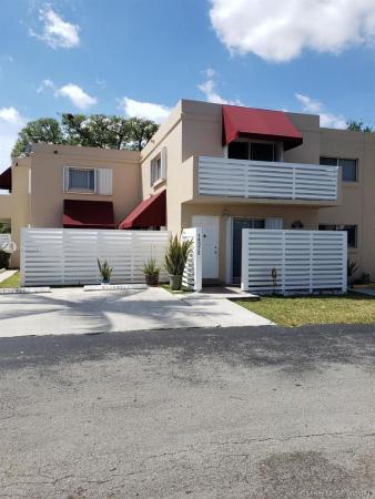 Arbor Courts, 14372 SW 97th Ter, The Hammocks, Florida 33186, image 2