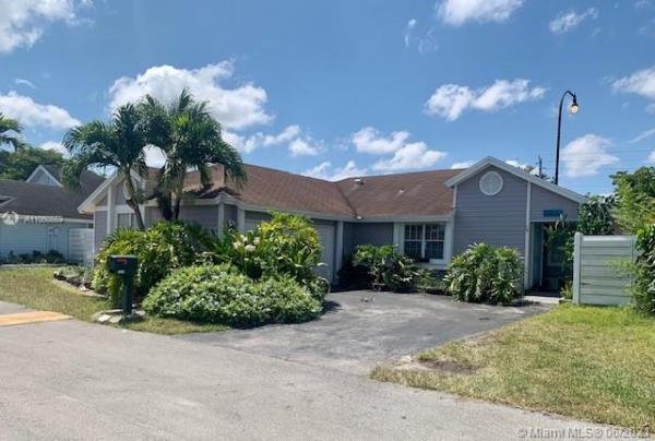Royal Glen, 14044 SW 103rd Ter, The Hammocks, Florida 33186, image 2