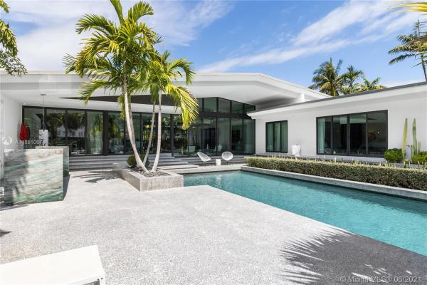 Flamingo Terrace, 2979 Flamingo Dr, Miami Beach, Florida 33140, image 2