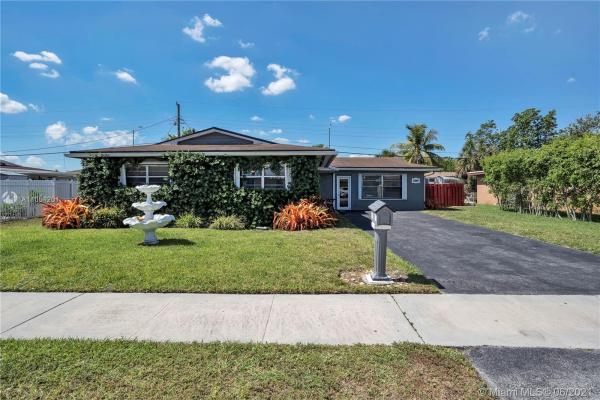 Carol City, 2840 NW 184th St, Miami Gardens, Florida 33056, image 2