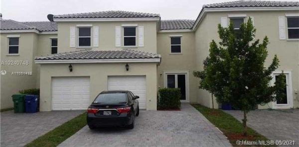Kendall Commons Townhomes, 9435 SW 171st Ct, The Hammocks, Florida 33196, image 2