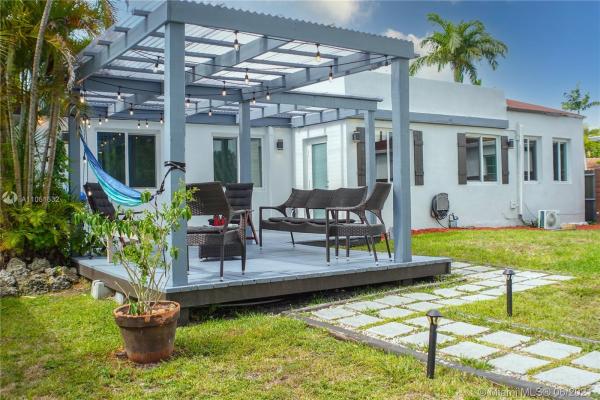 274 NE 108th St, Unincorporated Dade County, Florida 33161, image 2