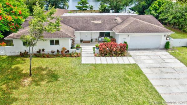 Oakland Acres, 11012 SW 117th St, Kendall, Florida 33176, image 2