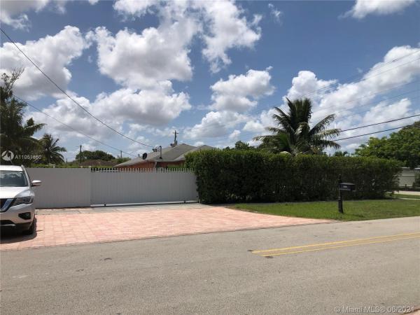 Venetian Gardens, 16250 NW 39th Ct, Miami Gardens, Florida 33054, image 2