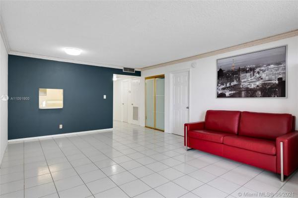 Gateway House South, 16710 NE 9 Ave #405, North Miami Beach, Florida 33162, image 2