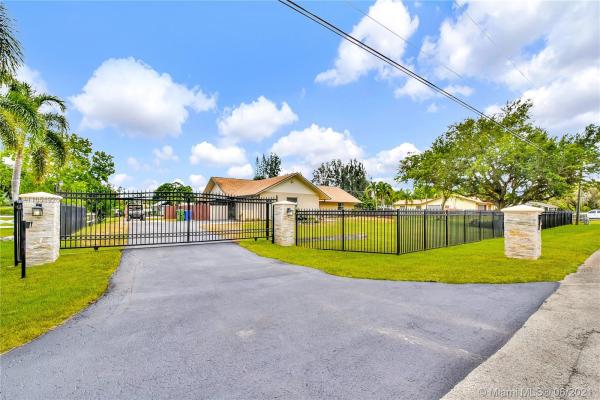 Green Meadows, 5300 SW 164th Ter, Southwest Ranches, Florida 33331, image 2