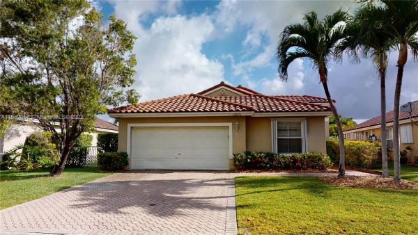 Silver Lakes, 13271 SW 144th Ter, Three Lakes, Florida 33186, image 2
