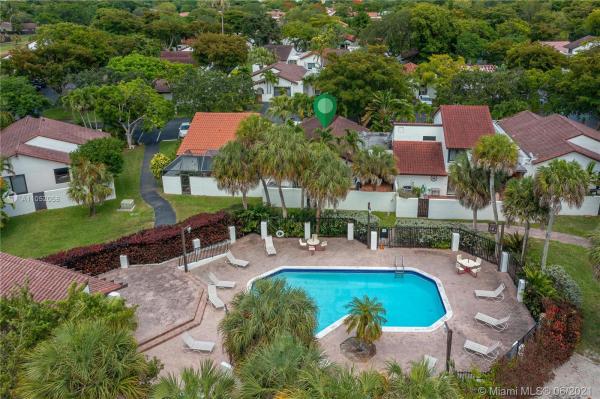 Town Villas In The Crossings, 11116 SW 133rd Pl #11116, The Crossings, Florida 33186, image 2