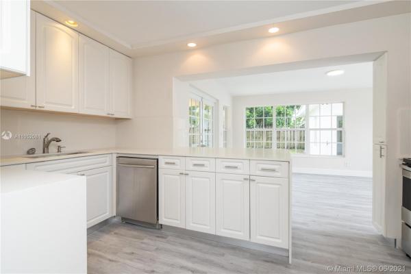 Weidlings, 6324 Grant Ct, Hollywood, Florida 33024, image 2