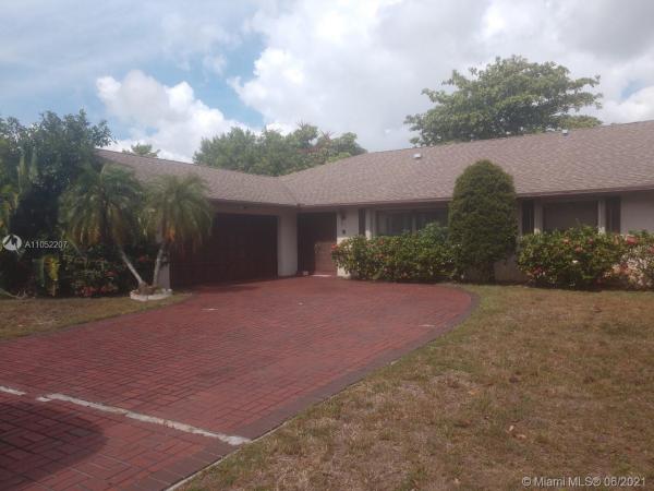 South Shore Of Wellington, 11794 Greenbriar Cir, Wellington, Florida 33414, image 2