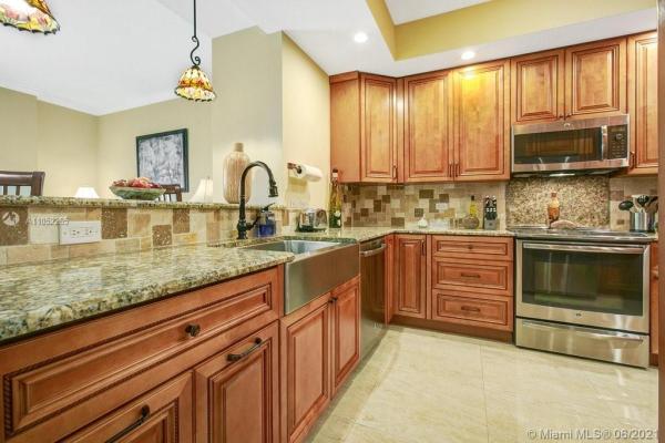 Wilton Station, 2617 NE 14th Ave #307, Wilton Manors, Florida 33334, image 2