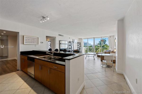 Island Pointe, 10350 W Bay Harbor Dr #4K, Bay Harbor Islands, Florida 33154, image 2