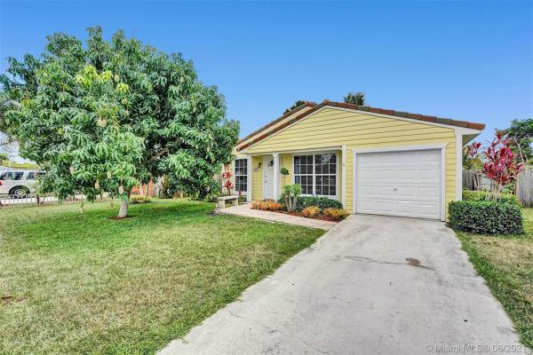 Counterpoint Estates, 10074 Pinafore Ln, Royal Palm Beach, Florida 33411, image 2