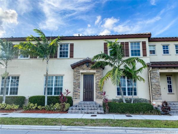 Kendall Commons Townhomes, 17153 SW 96th St #17153, The Hammocks, Florida 33196, image 2