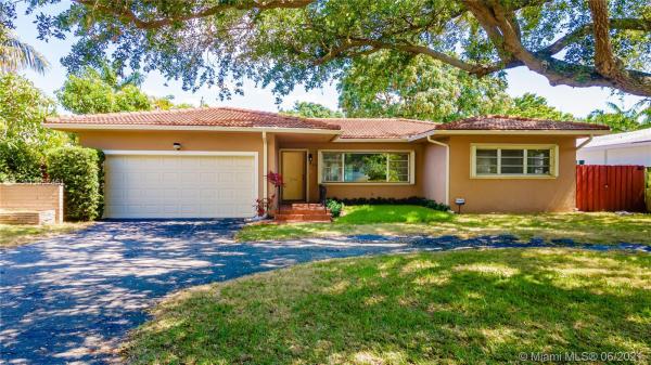885 NE 90th St, Unincorporated Dade County, Florida 33138, image 2