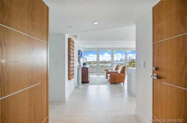 South Pointe Towers, 400 S Pointe Dr #709, Miami Beach, Florida 33139, image 2