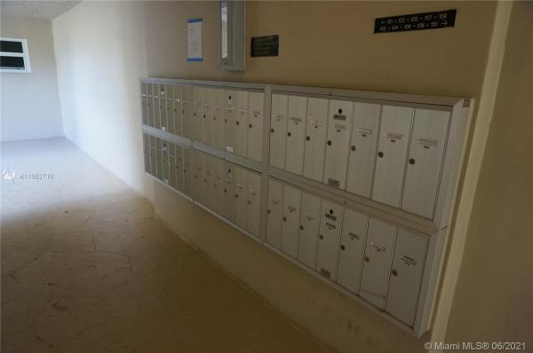 Poinciana Place Of Pine Island Ridge, 9410 Poinciana Pl #301, Davie, Florida 33324, image 2