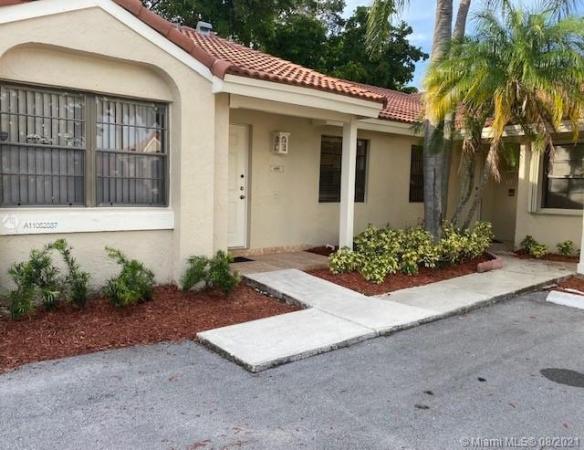 Villa Homes At The Moors, 6109 NW 171st St, Country Club, Florida 33015, image 2