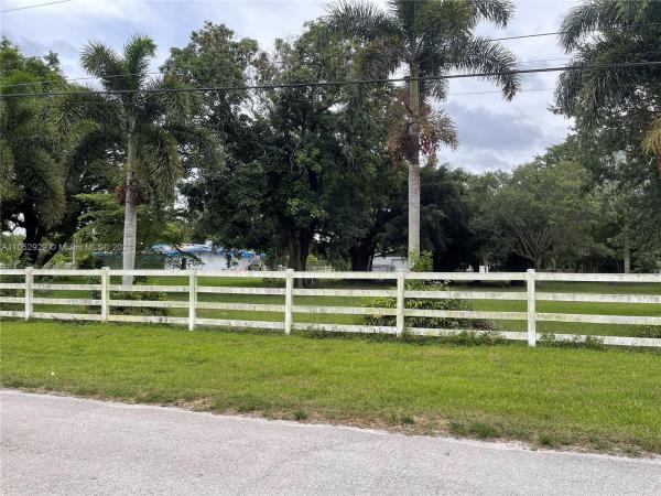 Oak Hill, 13900 SW 22nd Pl, Davie, Florida 33325, image 2