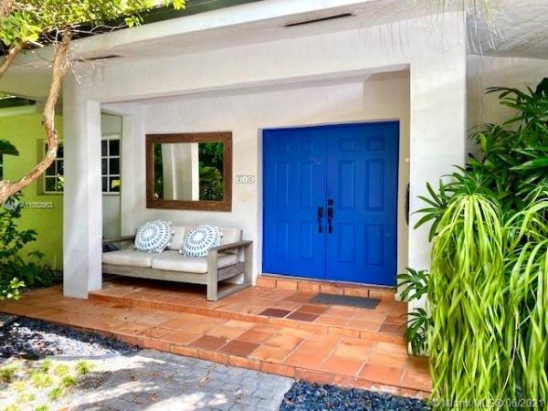 Tropical Isle Homes, 210 Greenwood Dr, Key Biscayne, Florida 33149, image 2
