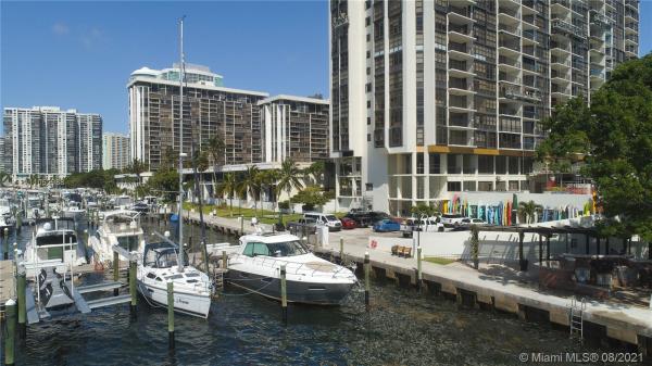 Brickell Place Marina, 1901 Brickell Ave Slip 1, Miami, Florida 33129, image 2