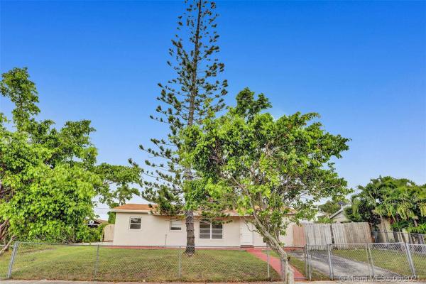 Fairway Estates, 10110 SW 157th Ter, Palmetto Estates, Florida 33157, image 2