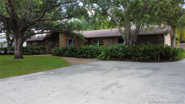 Heritage Trails, 27401 SW 164th Ct, Redland, Florida 33031, image 2