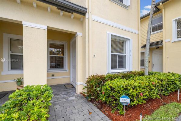 Fiji, 3065 SE 1st Dr #9, Homestead, Florida 33033, image 2