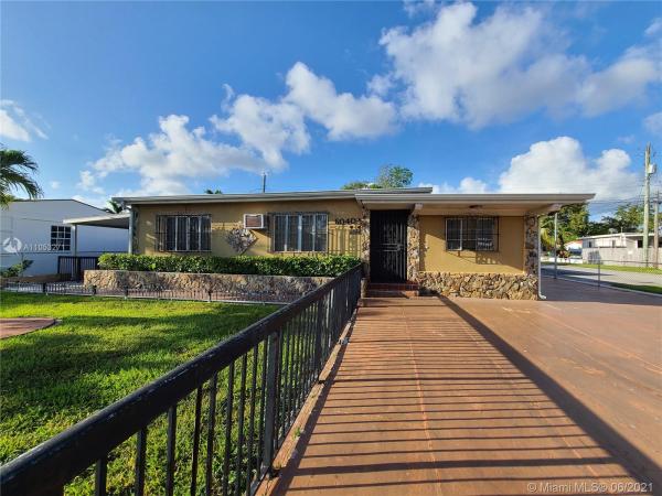 Calvert Manors, 6040 SW 17th St, Coral Terrace, Florida 33155, image 2
