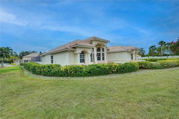 White Fences Equestrian Estates, 3426 Hanover Cir, Loxahatchee, Florida 33470, image 2
