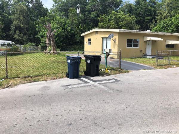 Trailer City, 2499 NE 137th St, North Miami Beach, Florida 33181, image 2